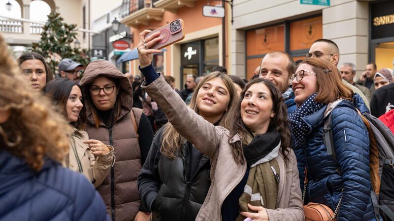 Outlet, record storico di visitatori: domenica erano 80mila