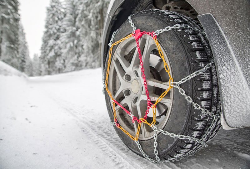 Rischio “astratto” di neve, la Provincia: obbligo di catene dal 15 novembre